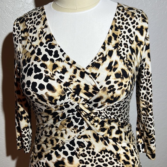 Cable & Gauge | Leopard Print Fitted Wrap Top - Picture 8 of 10